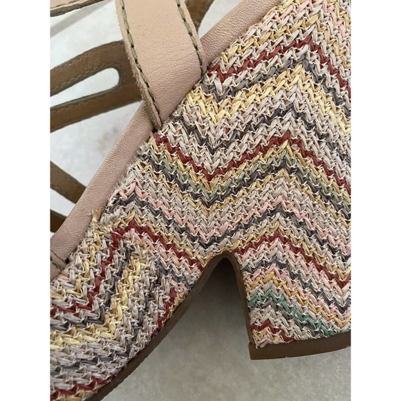 Fergie 70s Multicolor Heel. Size 8. Preowned. - Picture 3 of 6